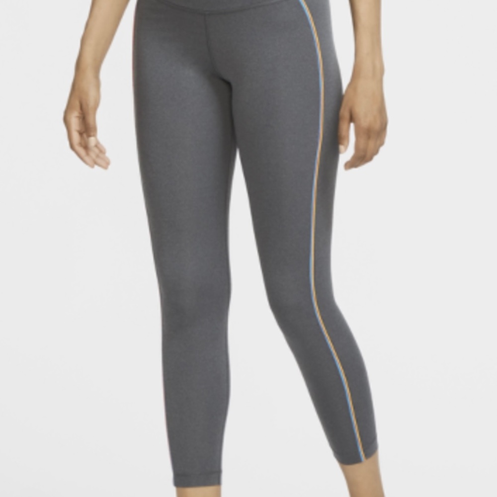 NWT Nike women’s yoga tights, small